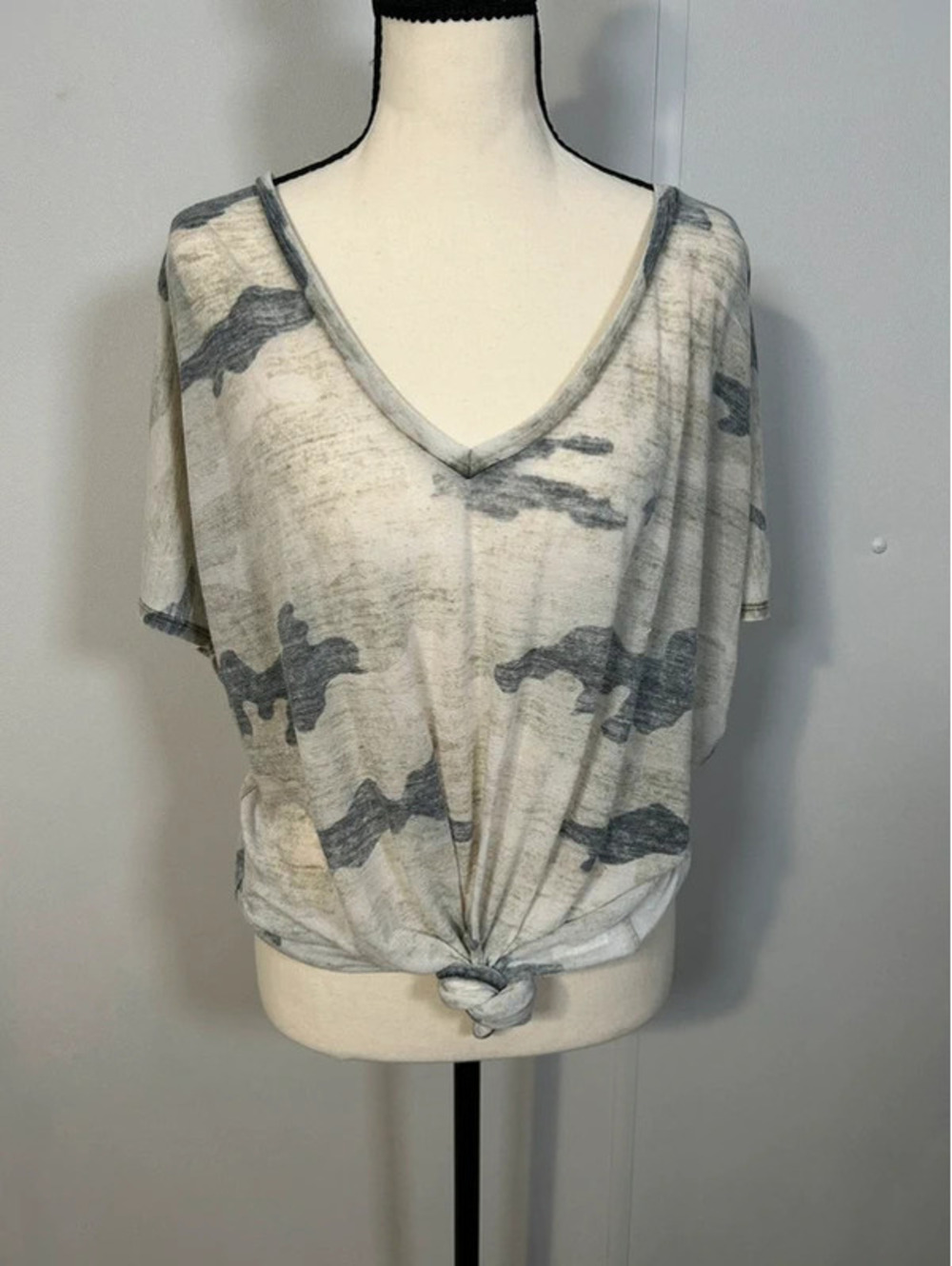 Express Camo Print V-Neck Dolman Top Size L